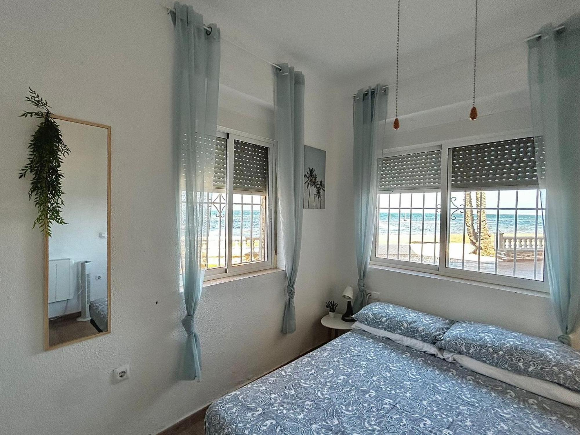 Apartamento Mar Menor, Los Urrutias - Beachfront Apartment With Patio Under New Management Since July 2024 Cartagena Buitenkant foto